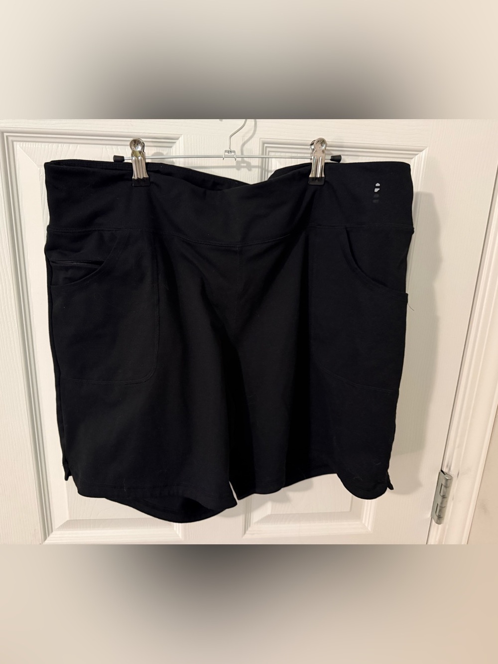 Lands' End Black Athletic Shorts with Pockets
